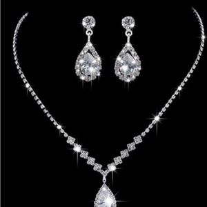 Elegant Silver toned  and rhinestone Necklace and Earring Set